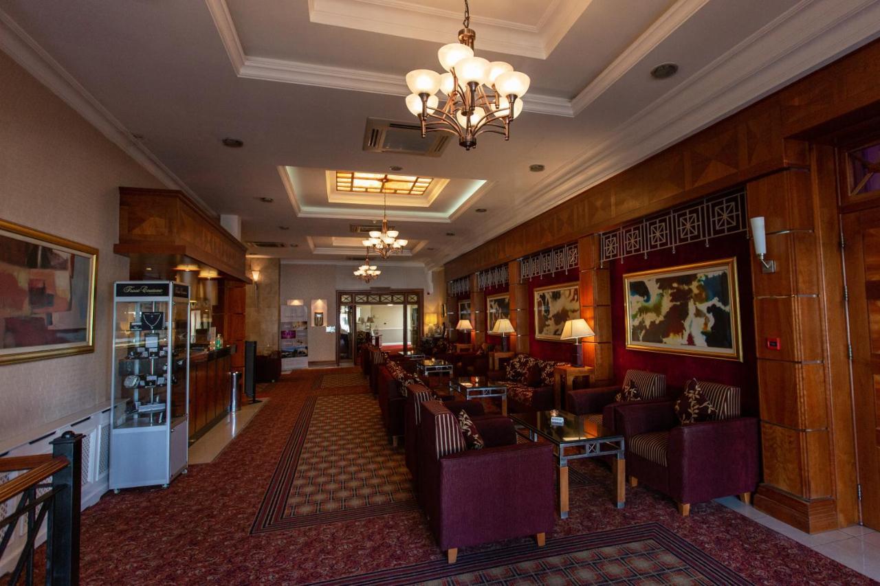 Hamlet Court Hotel Johnstown Bridge Eksteriør bilde