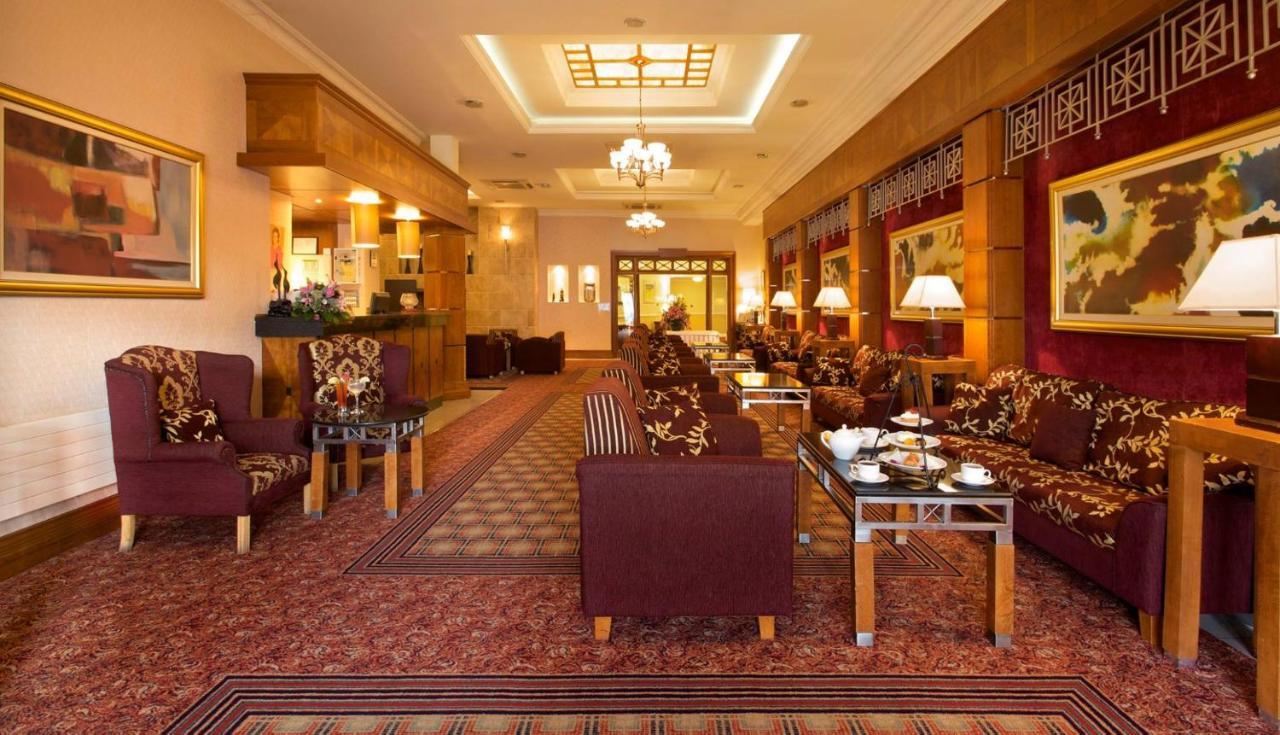 Hamlet Court Hotel Johnstown Bridge Eksteriør bilde